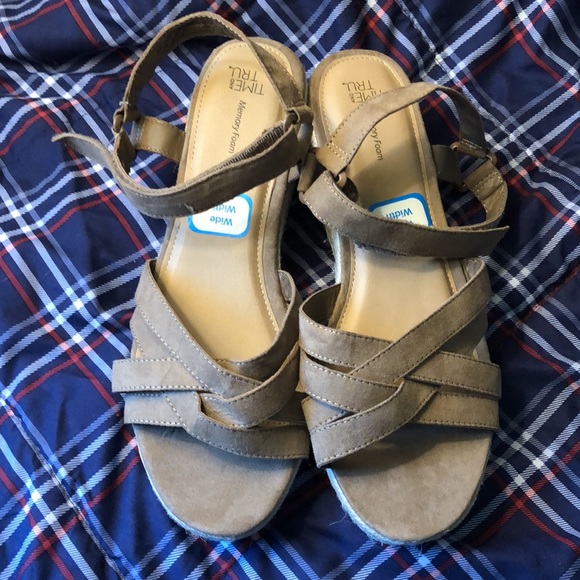 Time and Tru Wedges Sandals - Picture 1 of 5